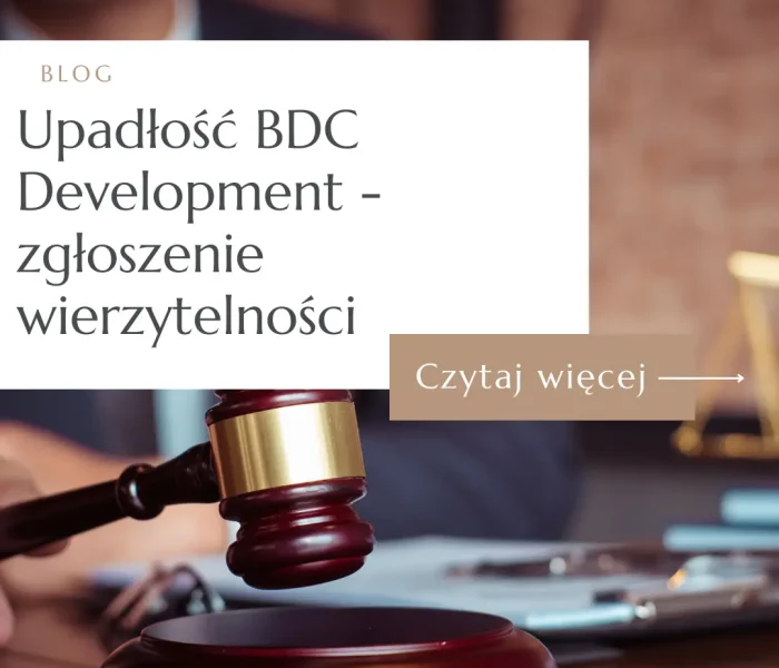 Młotek sędziowski na grafice dotyczącej upadłości BDC Development i zgłoszenia wierzytelności